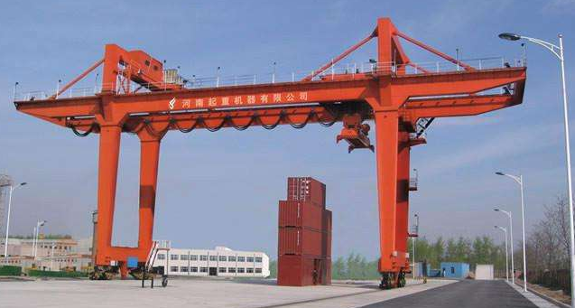 軌道式集裝箱門式起重機(jī)改造后有哪些優(yōu)勢(shì)？