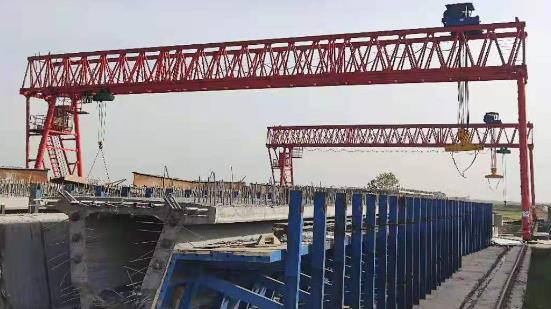 為什么要對門式起重機(jī)進(jìn)行定時清理？